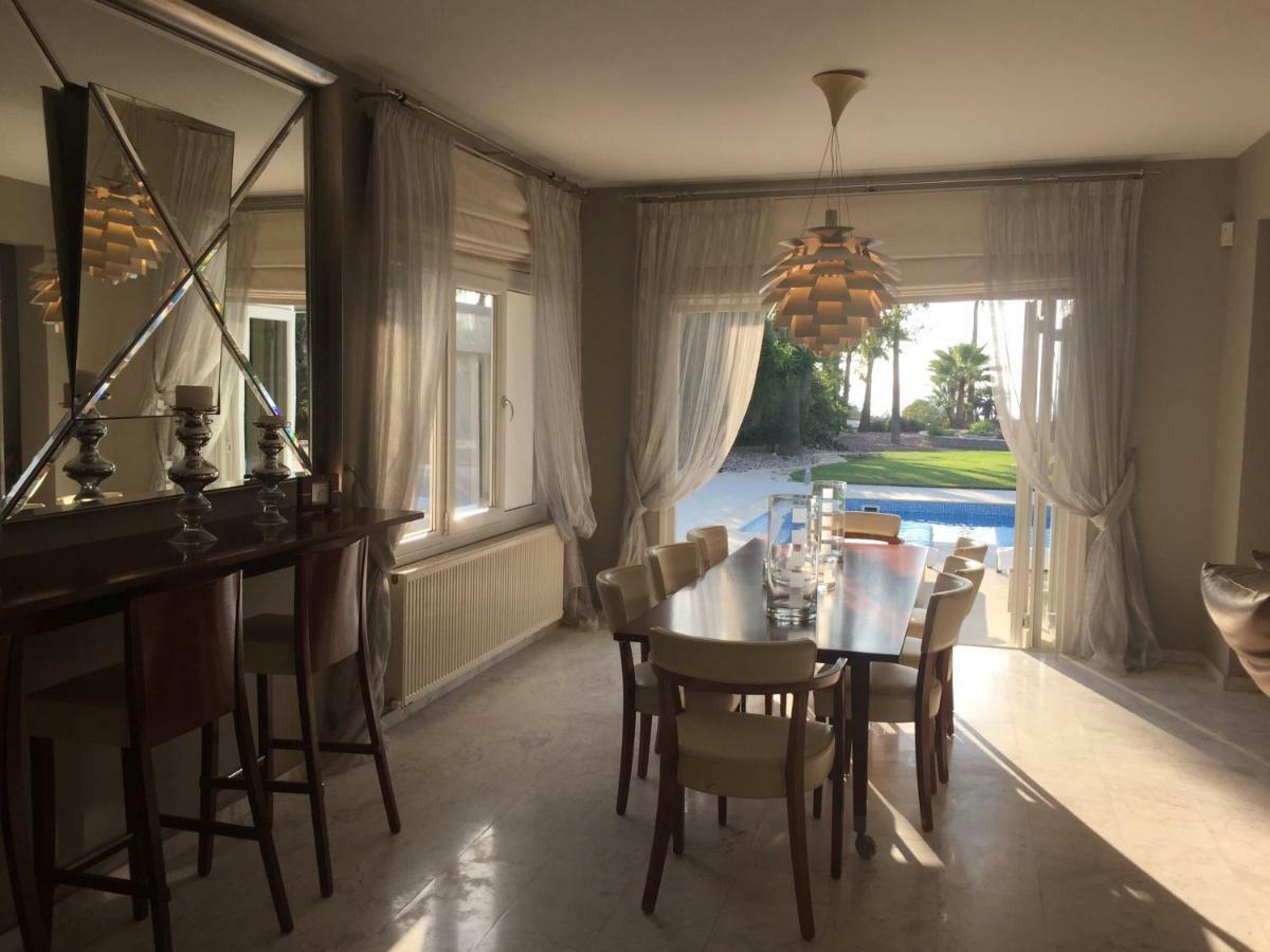 Deluxe First Line Villa 페르볼리아 외부 사진