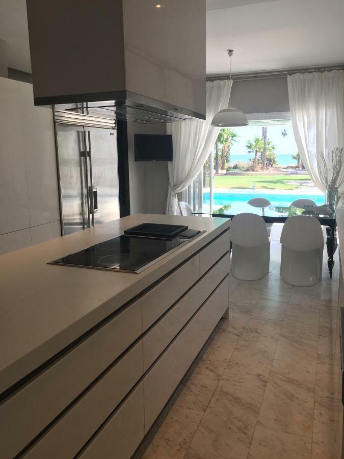 Deluxe First Line Villa 페르볼리아 외부 사진