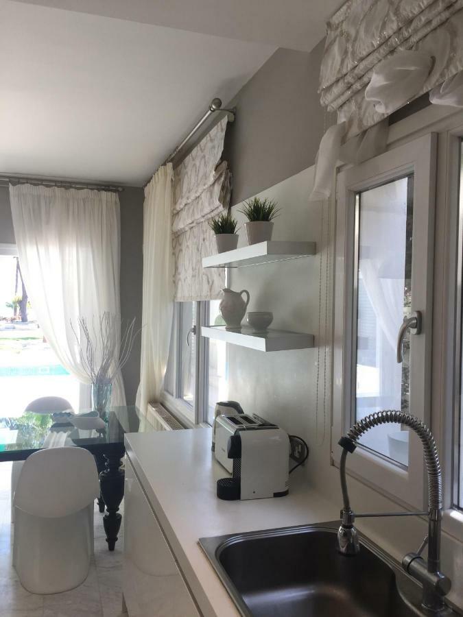 Deluxe First Line Villa 페르볼리아 외부 사진