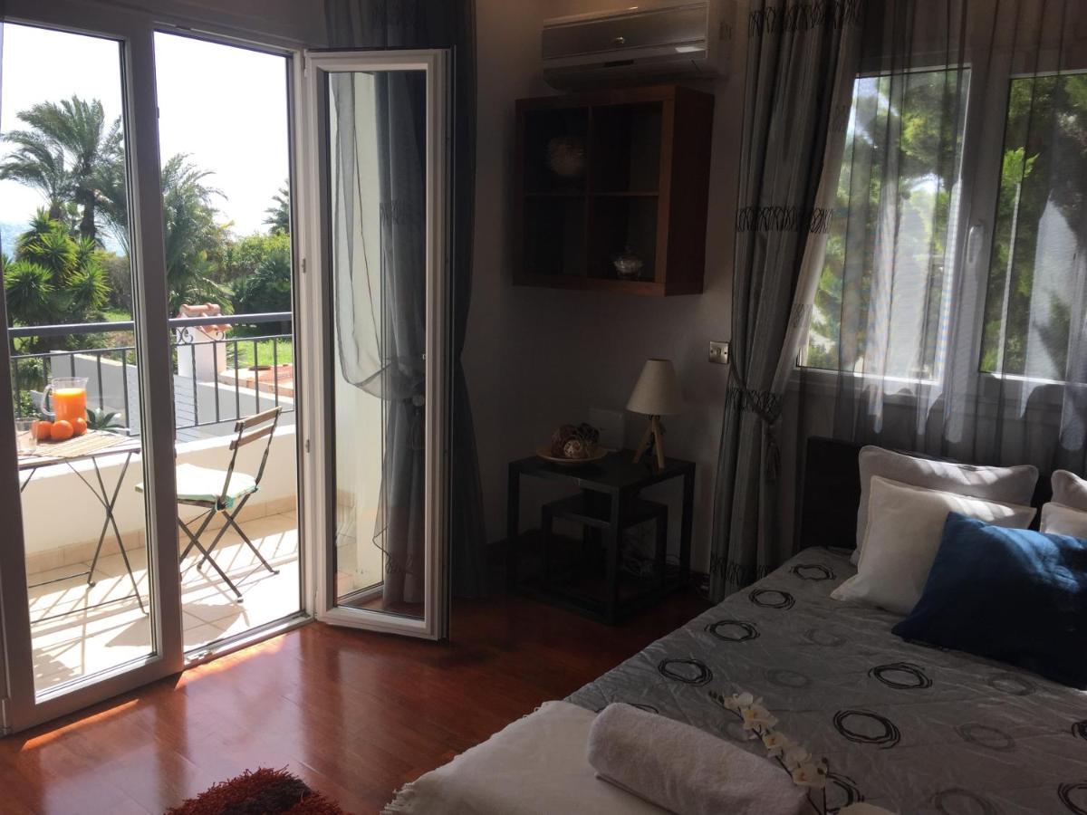 Deluxe First Line Villa 페르볼리아 외부 사진